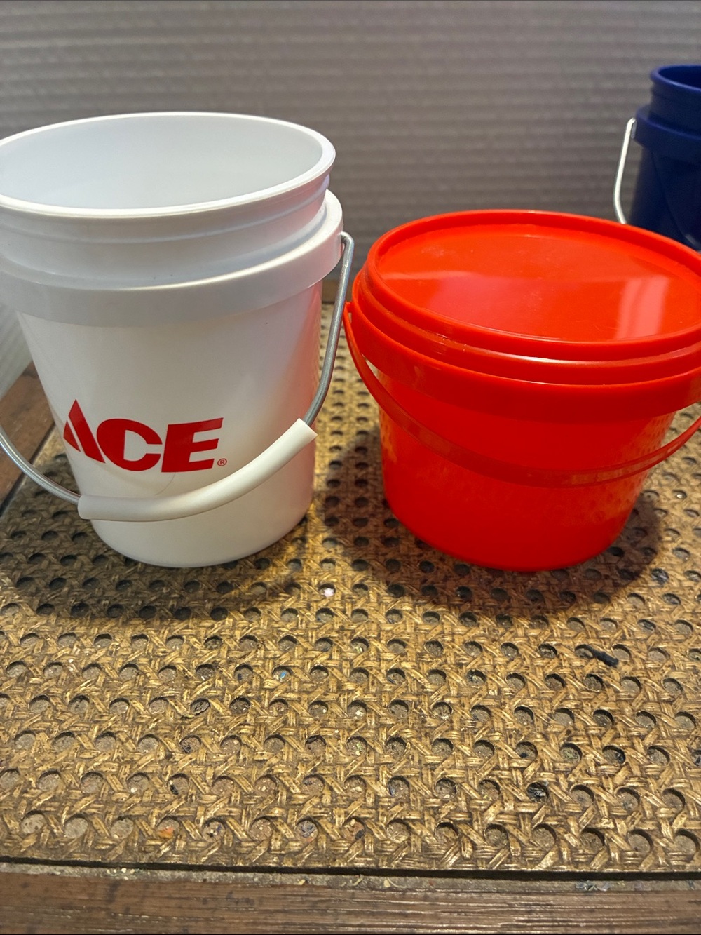 Assorted Branded Mini Buckets 🪣 - Picture 5 of 7